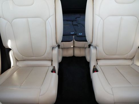 Used 2021 Jeep Grand Cherokee L Limited image 13