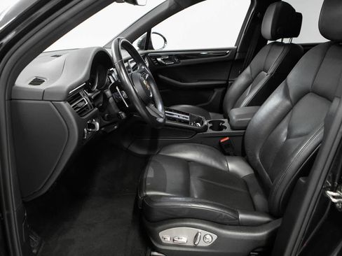 Certified 2023 Porsche Macan AWD/4WD image 18