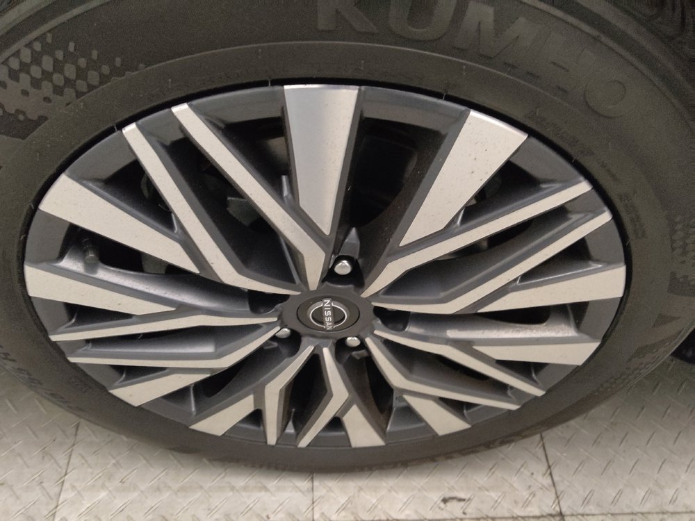Used 2025 Nissan Altima 2.5 SV FWD image 31