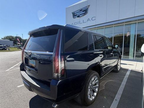 Used 2018 Cadillac Escalade Platinum AWD/4WD image 5