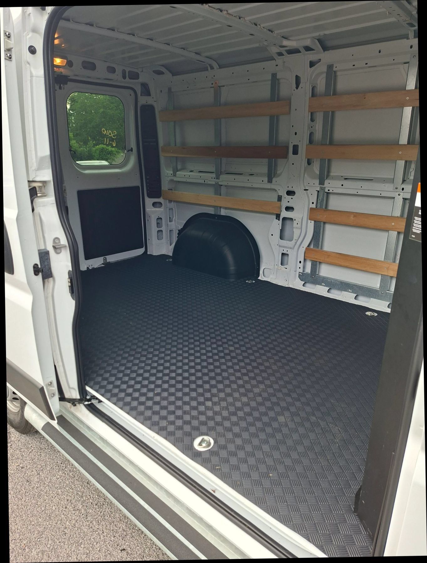 Used 2025 RAM ProMaster 2500 w/ U-Haul Equipment Group FWD image 9