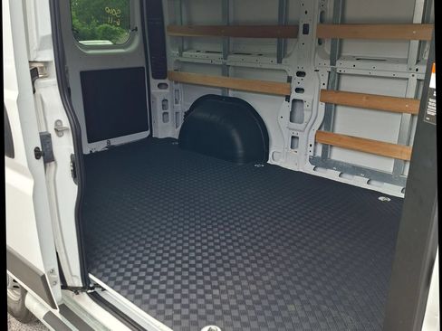 Used 2025 RAM ProMaster 2500 w/ U-Haul Equipment Group FWD image 9