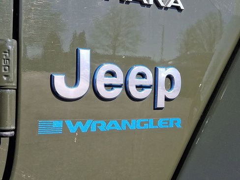 Used 2023 Jeep Wrangler Unlimited Sahara image 30