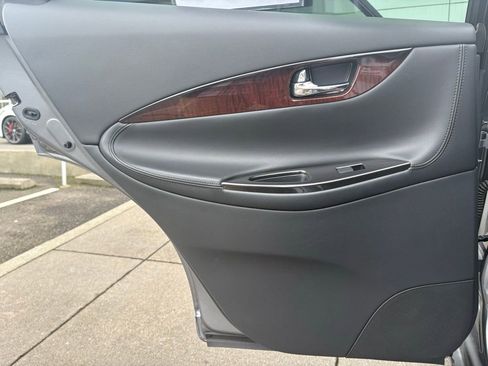 Used 2017 INFINITI QX50 Base w/ Technology Package image 13