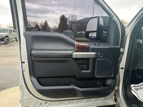 Used 2017 Ford F250 Platinum w/ Platinum Ultimate Package image 15