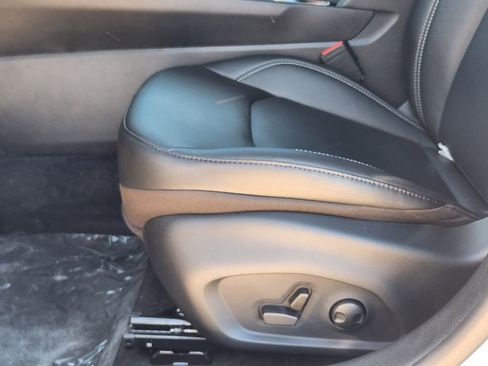 New 2026 Jeep Compass Limited image 17