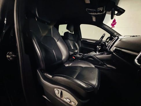 Used 2016 Porsche Cayenne AWD/4WD image 13