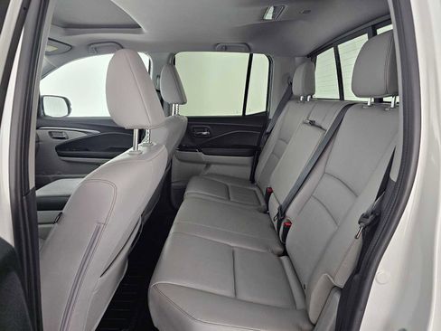 Certified 2025 Honda Ridgeline RTL image 17