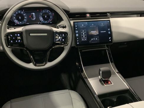 Used 2026 Land Rover Range Rover Velar S AWD/4WD image 5