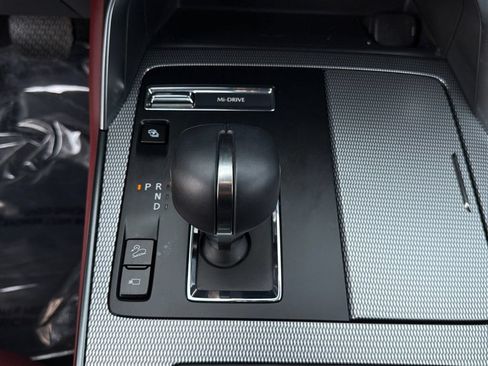 Used 2025 MAZDA CX-70 Plug-In Hybrid w/ Premium Plus AWD/4WD image 19