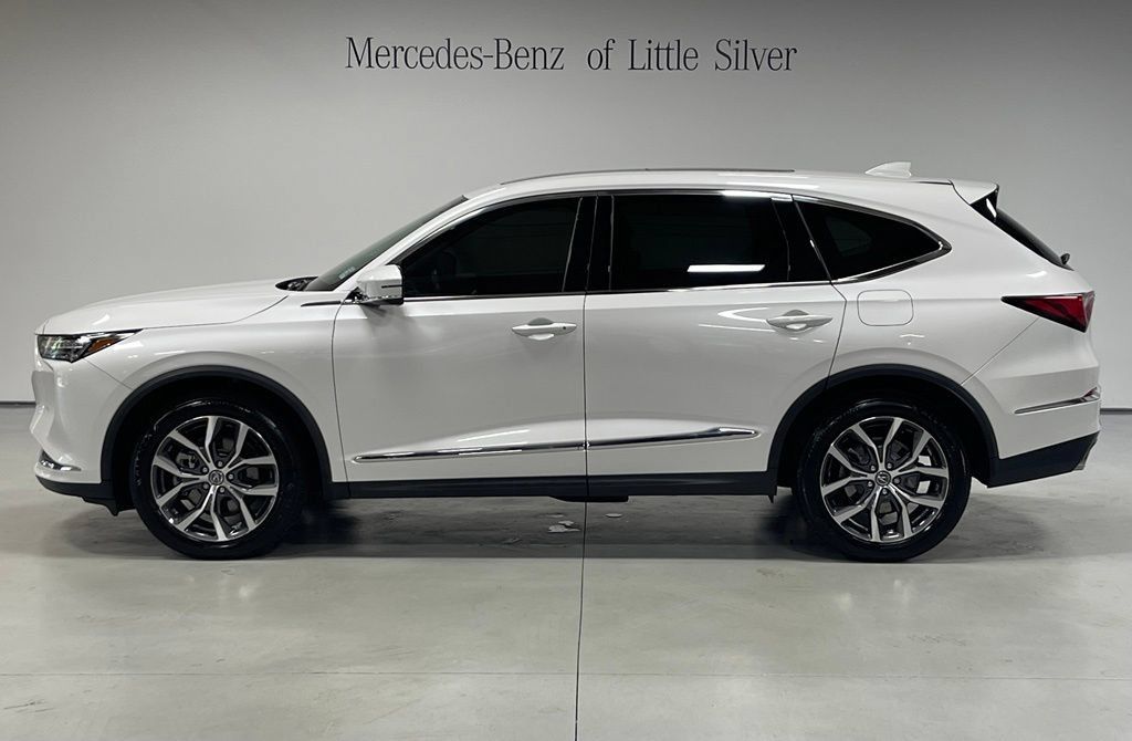 Used 2024 Acura MDX w/ Technology Package AWD/4WD image 2