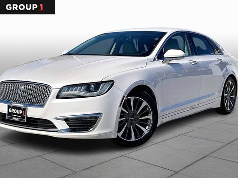 Used 2017 Lincoln MKZ Premiere image 1