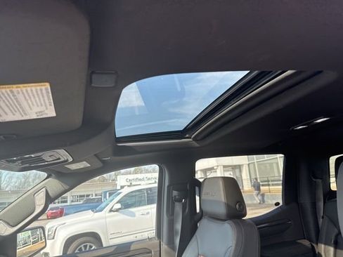 Certified 2022 GMC Sierra 1500 AT4 w/ AT4 Preferred Package image 40