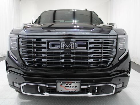 Used 2023 GMC Sierra 1500 Denali Ultimate AWD/4WD image 3