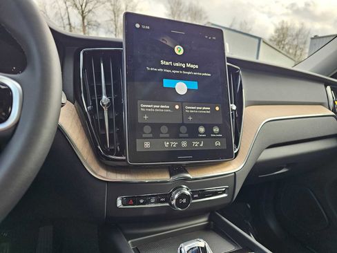 New 2026 Volvo XC60 B5 Plus w/ Protection Package Premier image 29