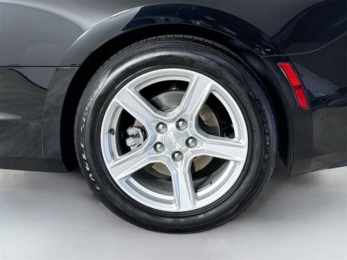 Used 2021 Chevrolet Camaro LT image 29