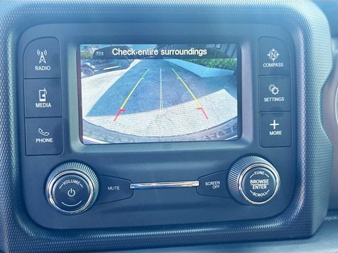 Used 2019 Jeep Wrangler Sport AWD/4WD image 14