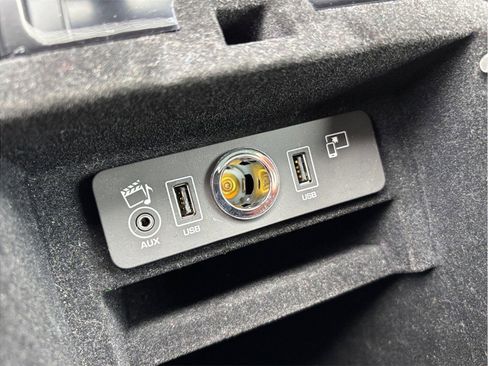 Used 2016 Land Rover Range Rover Long Wheelbase Supercharged image 37