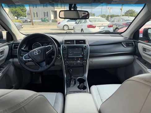 Used 2017 Toyota Camry XLE w/ Convenience Package FWD image 22