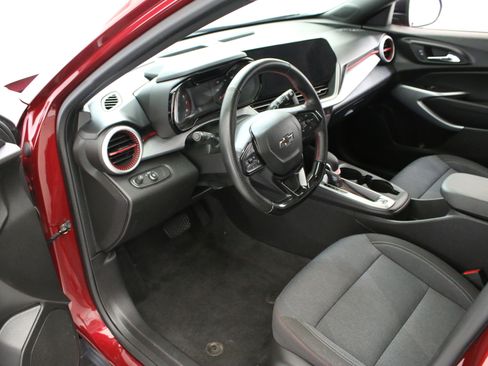 Used 2024 Chevrolet Trax RS w/ Driver Confidence Package FWD image 24