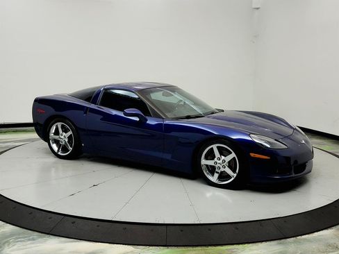 Used 2007 Chevrolet Corvette Coupe w/ Preferred Equipment Group RWD image 3