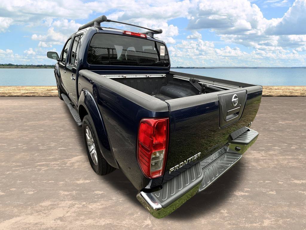 Used 2010 Nissan Frontier LE w/ LE Value Truck Pkg RWD image 7