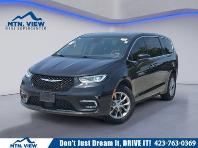 Used 2023 Chrysler Pacifica Touring-L