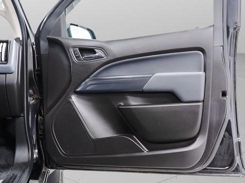 Used 2016 Chevrolet Colorado Z71 AWD/4WD image 32