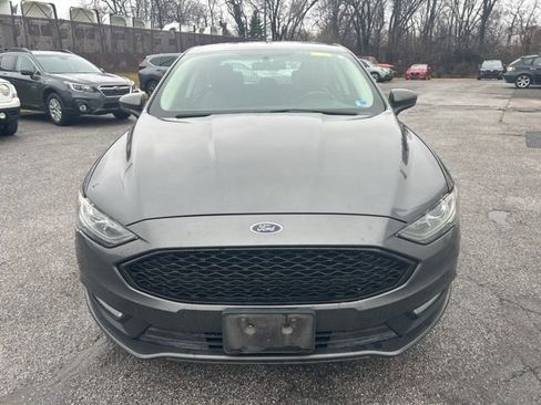 Used 2018 Ford Fusion SE w/ Equipment Group 601A image 9