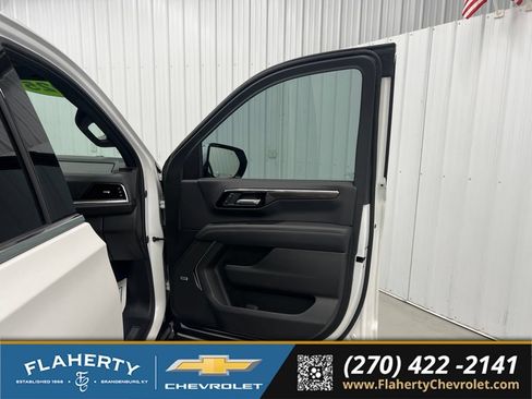 Used 2025 Chevrolet Tahoe Premier RWD image 14