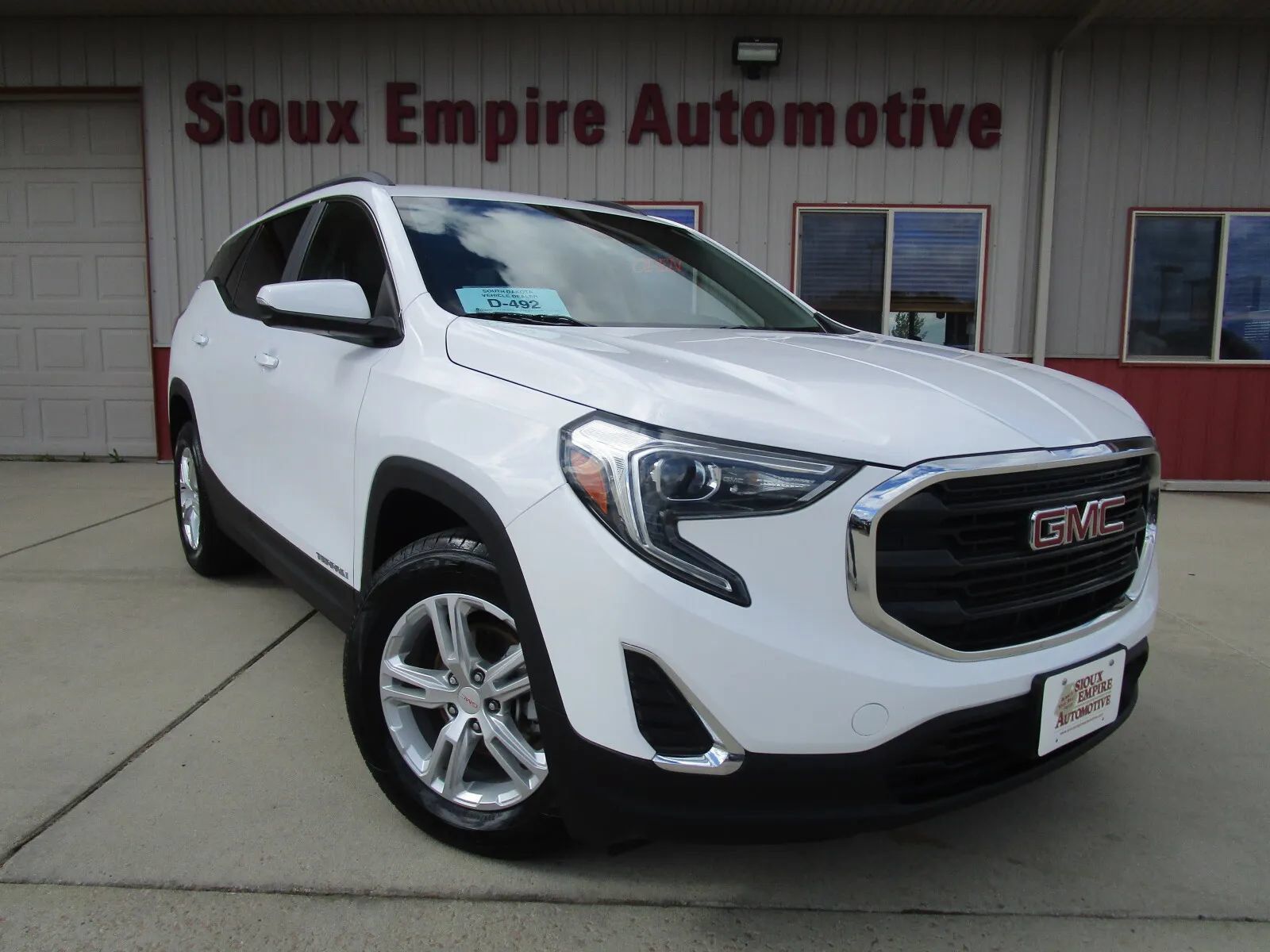 Used 2021 GMC Terrain SLE w/ Driver Convenience Package AWD/4WD image 1