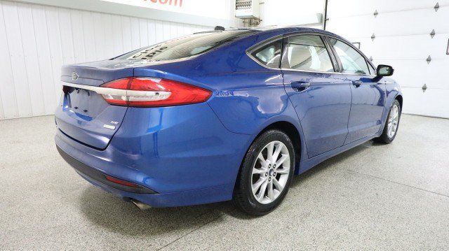 Used 2017 Ford Fusion SE w/ Fusion SE Technology Package FWD image 6