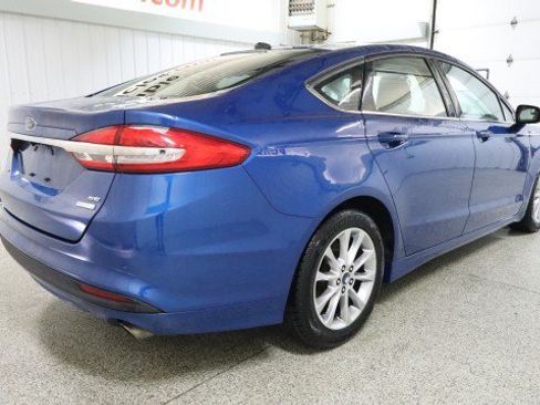 Used 2017 Ford Fusion SE w/ Fusion SE Technology Package FWD image 6