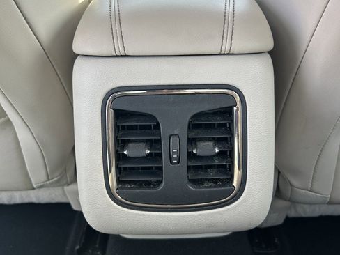 Used 2015 Chrysler 200 C w/ Navigation & Sound Group I image 25