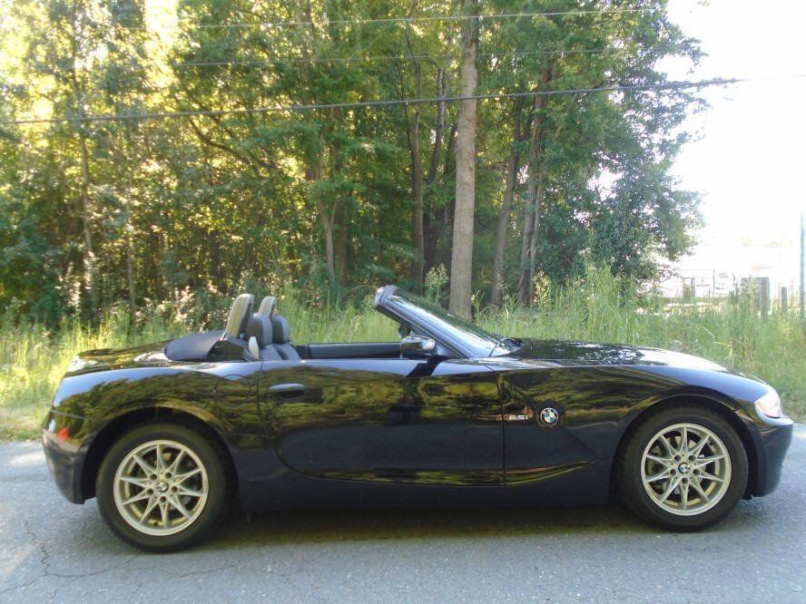 Used 2003 BMW Z4 2.5i RWD image 4