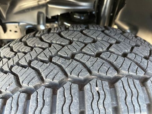 Used 2025 Jeep Gladiator Nighthawk image 14