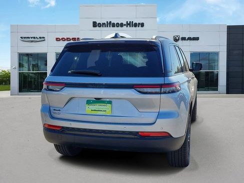 Used 2025 Jeep Grand Cherokee Limited AWD/4WD image 4