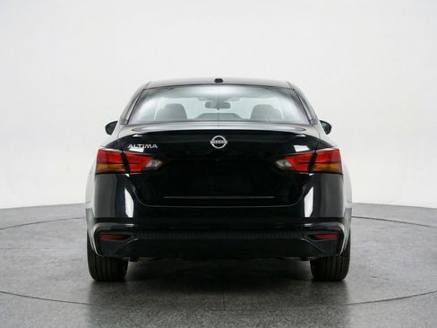 Used 2025 Nissan Altima 2.5 SV image 7
