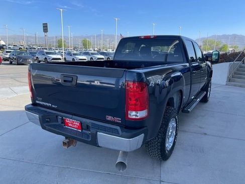 Used 2007 GMC Sierra 2500 SLT w/ EZ-Lift Tailgate Package image 6