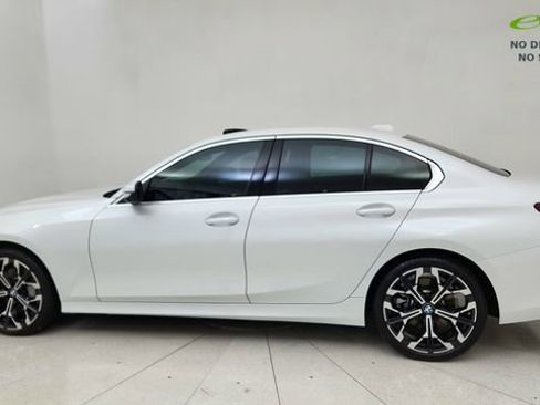 Used 2025 BMW 330i Sedan RWD image 4