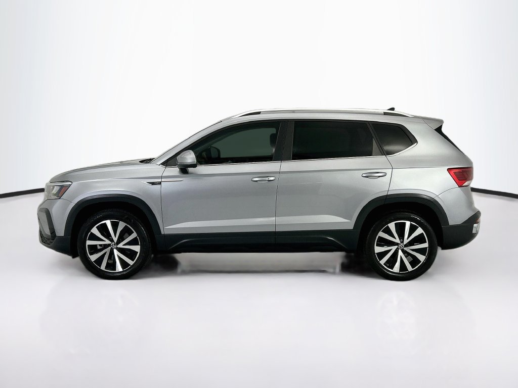 Used 2022 Volkswagen Taos SE FWD image 8