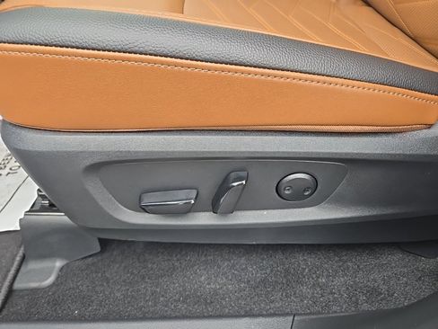 New 2025 Nissan Pathfinder Platinum w/ Cargo Package image 10