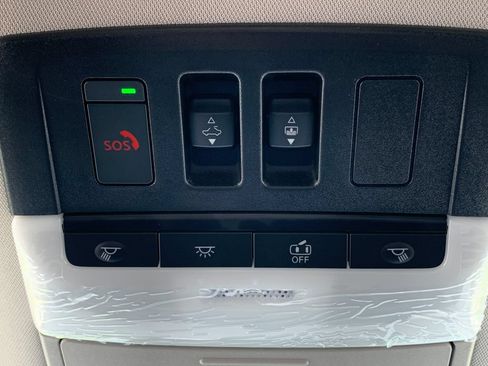 New 2026 Nissan Pathfinder SL w/ SL Premium Package FWD image 17