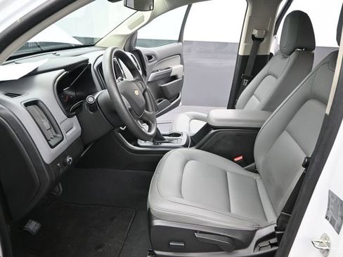 Used 2022 Chevrolet Colorado W/T image 12