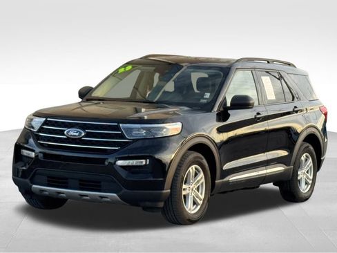 Used 2023 Ford Explorer XLT w/ Equipment Group 202A image 38