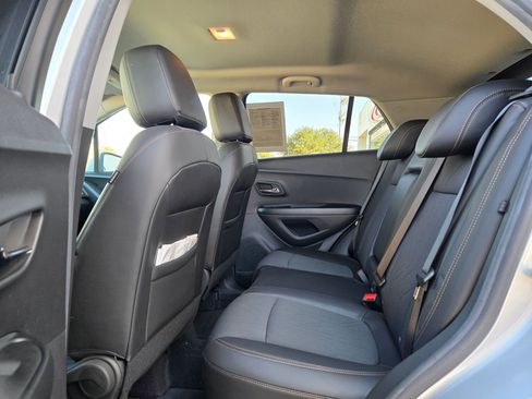 Certified 2022 Chevrolet Trax LT w/ LT Convenience Package image 14