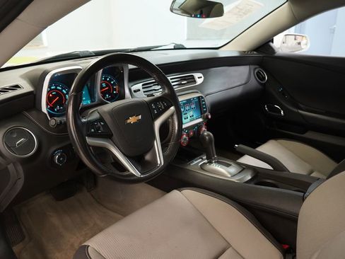 Used 2015 Chevrolet Camaro LT w/ 1LT Preferred Package RWD image 7