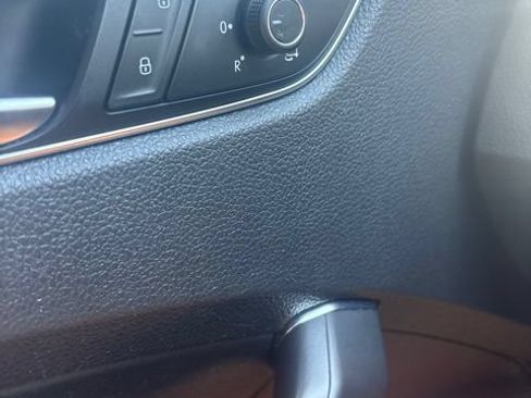 Used 2017 Volkswagen Passat 1.8T SEL Premium FWD image 25