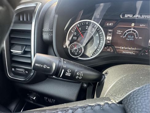 Used 2022 RAM 1500 Laramie AWD/4WD image 18