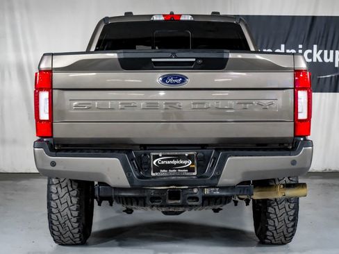 Used 2022 Ford F250 Lariat w/ Tremor Off-Road Package image 9